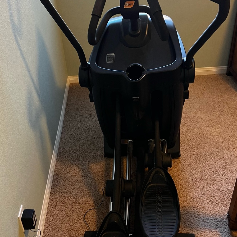 PROFESSIONAL Elliptical - Picture 3 of 5